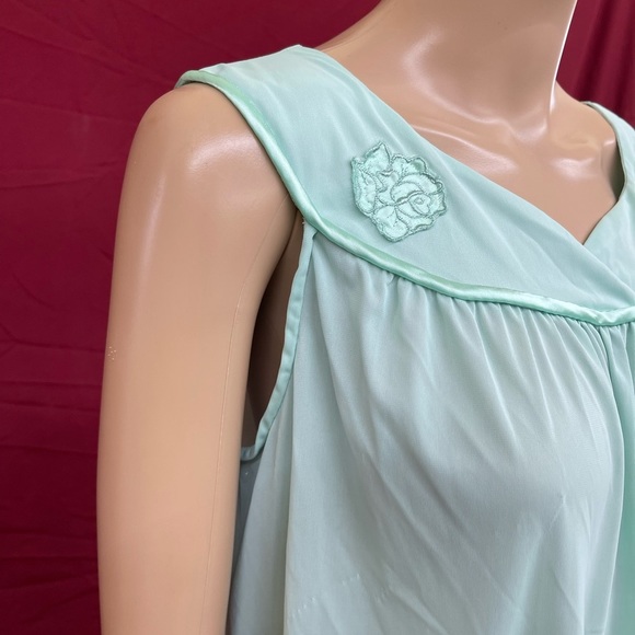 Vintage Aristocraft applique nightgown size medium Made in the U.S.A. - Picture 4 of 5